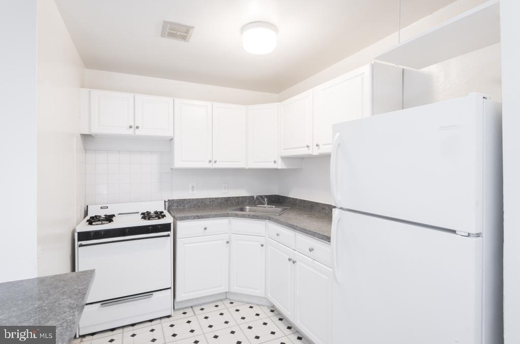 1218 Walnut Street - Photo 5