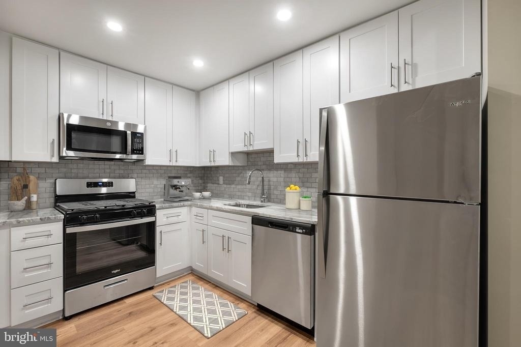 1218 Walnut Street - Photo 1