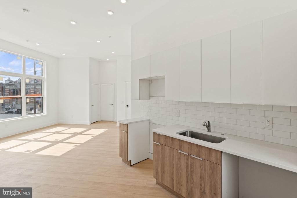3952 Lancaster Avenue - Photo 1