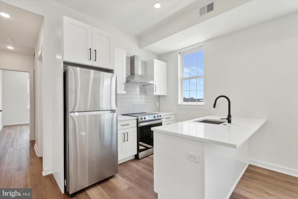 2513 N Howard Street - Photo 1