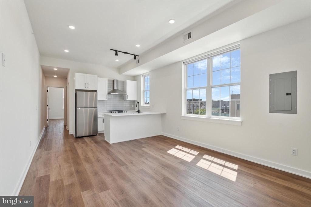 2513 N Howard Street - Photo 0