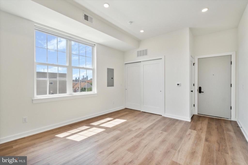 2513 N Howard Street - Photo 9