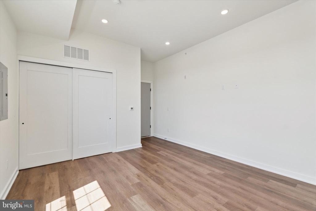 2513 N Howard Street - Photo 11