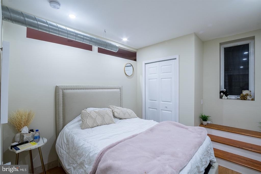 1122 E Passyunk Avenue - Photo 14