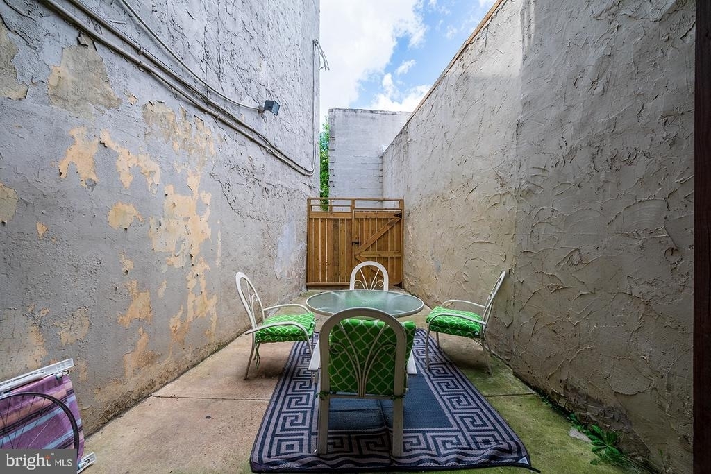 1122 E Passyunk Avenue - Photo 9