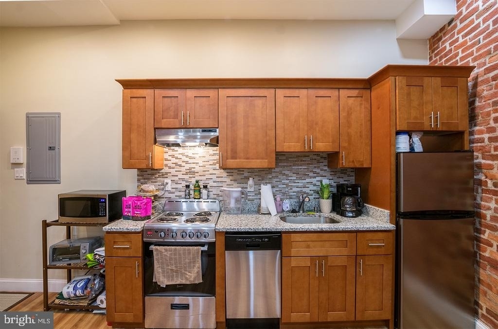 1122 E Passyunk Avenue - Photo 5