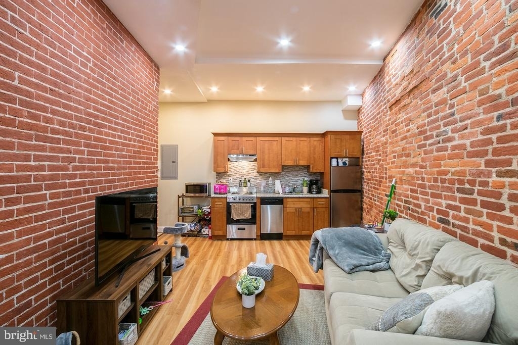 1122 E Passyunk Avenue - Photo 4