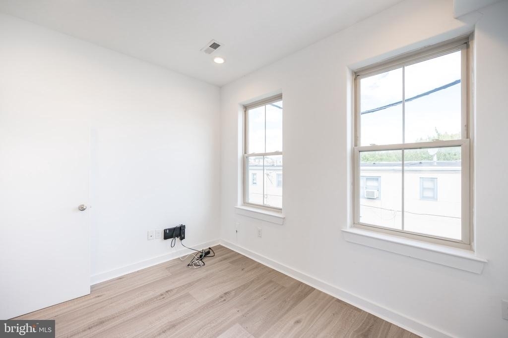 2137 Cross Street - Photo 14