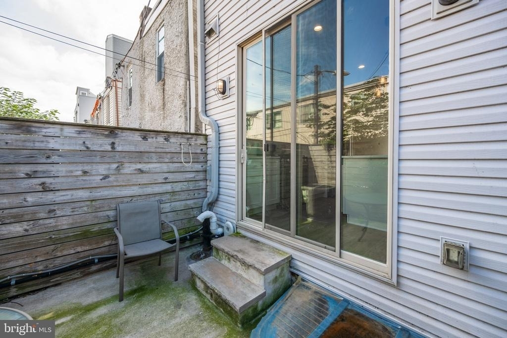 2137 Cross Street - Photo 10
