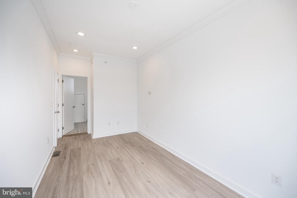 2137 Cross Street - Photo 24
