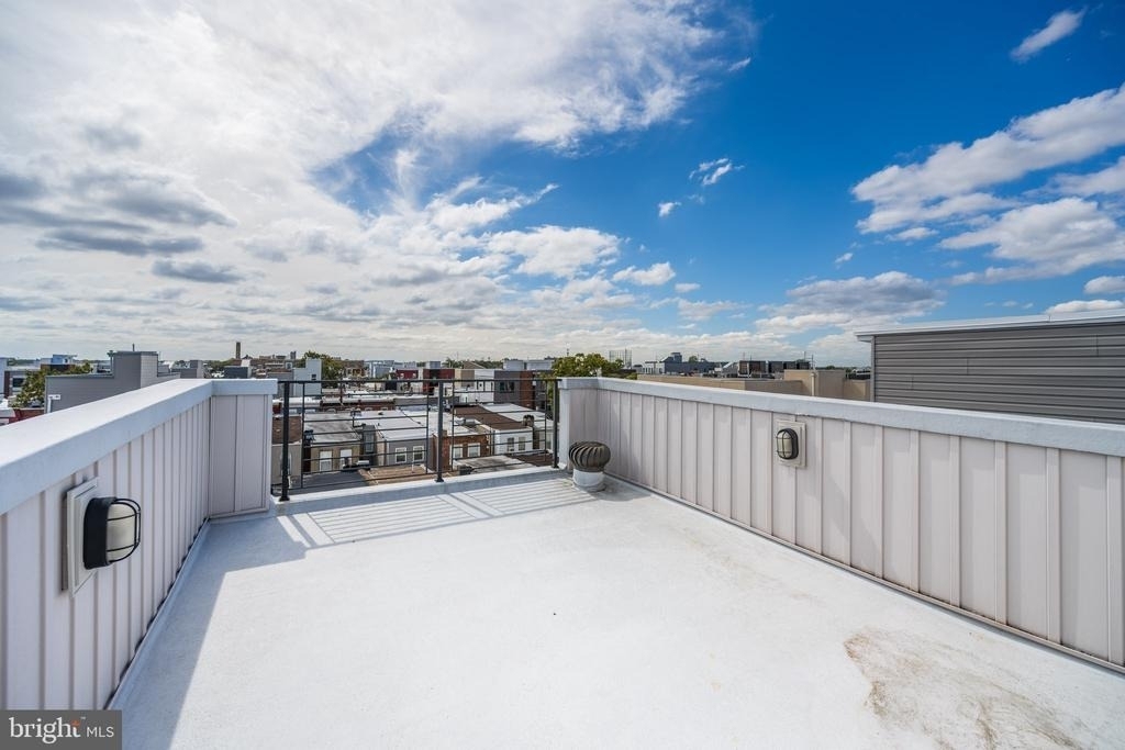 2137 Cross Street - Photo 31