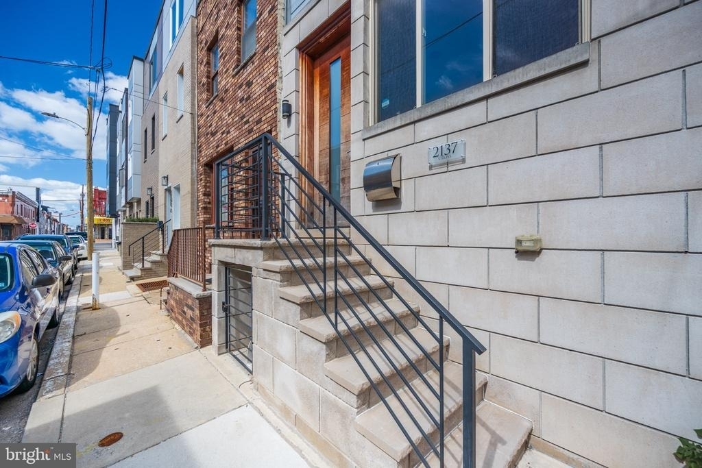 2137 Cross Street - Photo 35