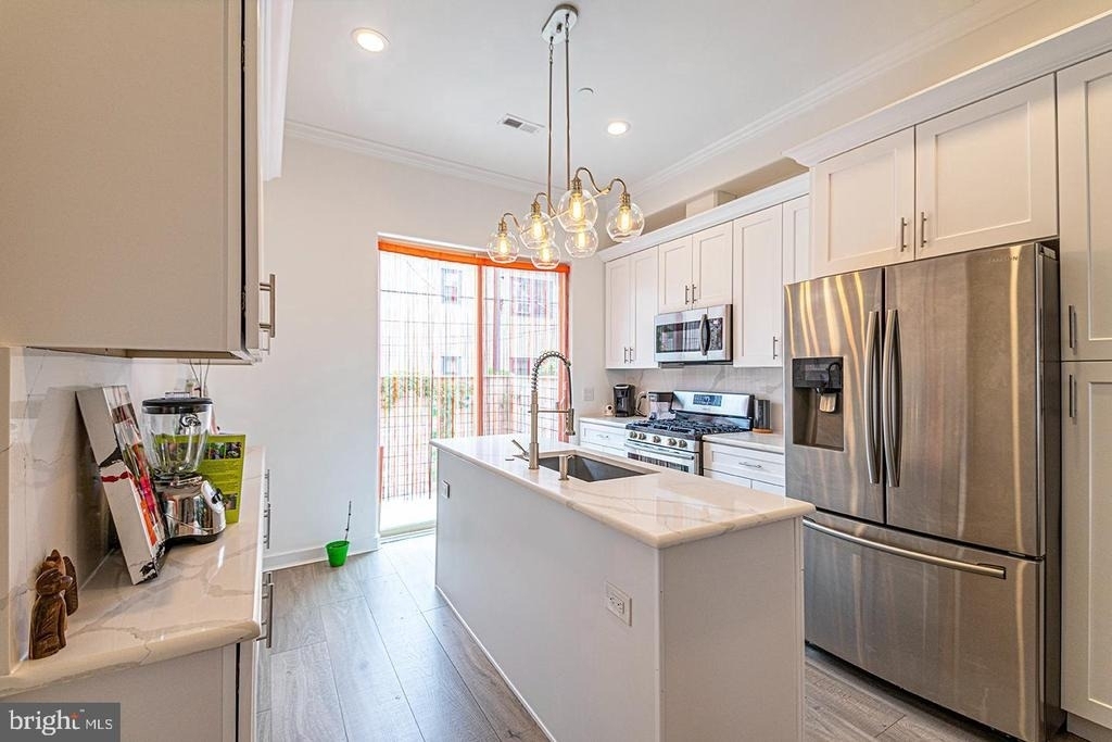 2137 Cross Street - Photo 22