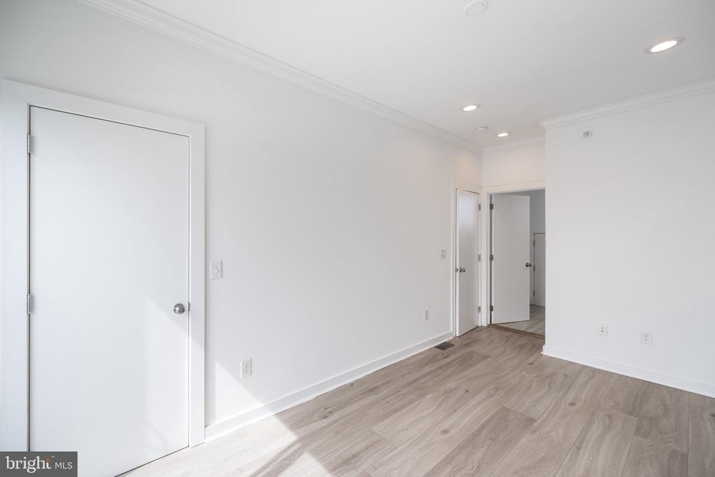 2137 Cross Street - Photo 23