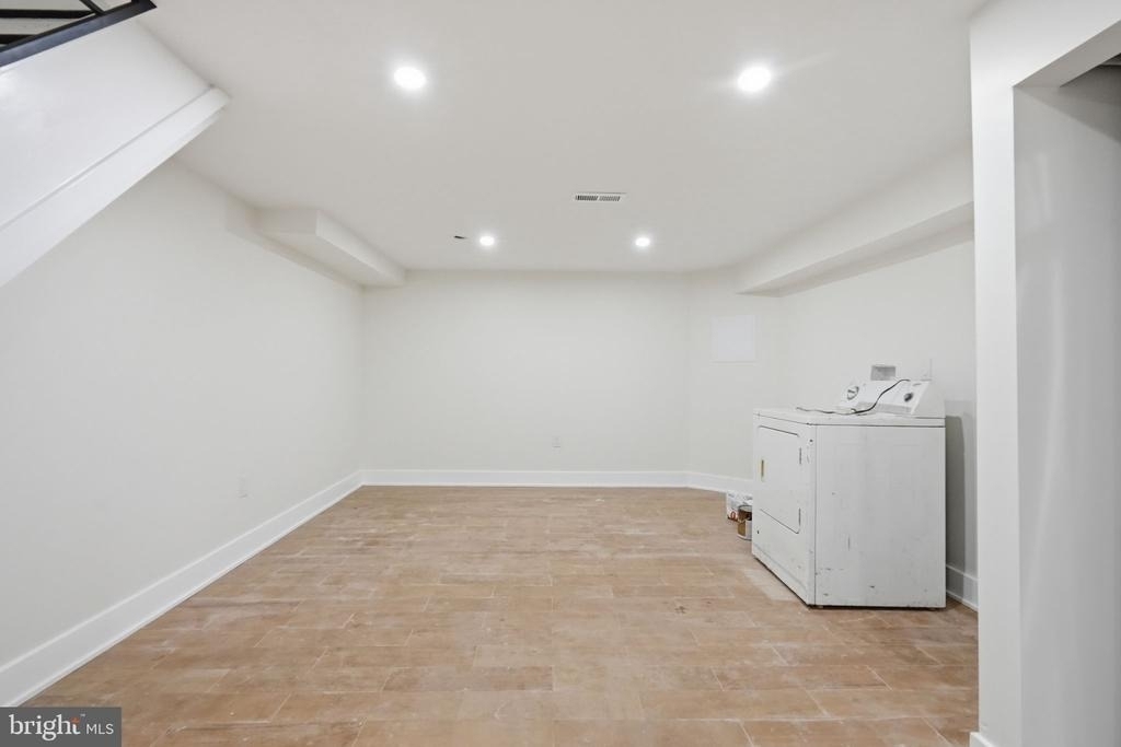 512 S Yewdall Street - Photo 30
