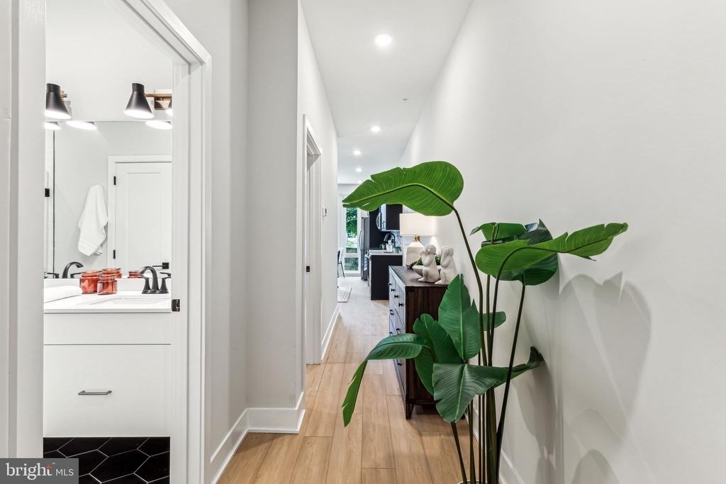 6910 Ridge Avenue - Photo 9