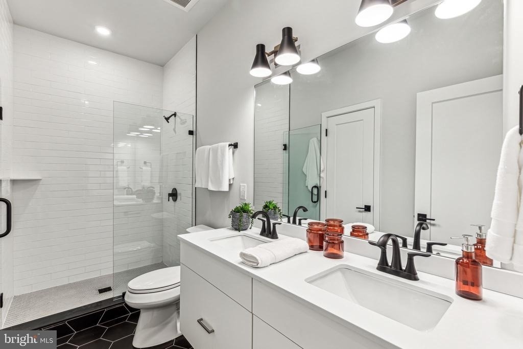 6910 Ridge Avenue - Photo 12