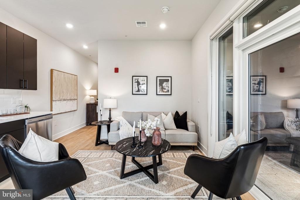 6910 Ridge Avenue - Photo 4