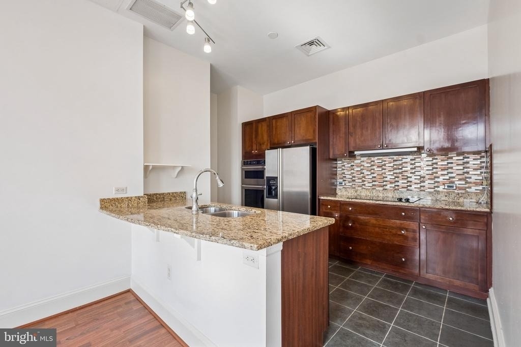 1512 Spruce Street - Photo 7