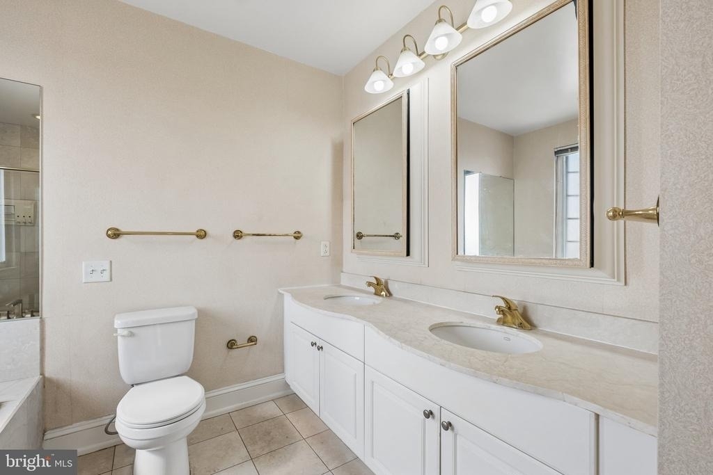 1512 Spruce Street - Photo 14