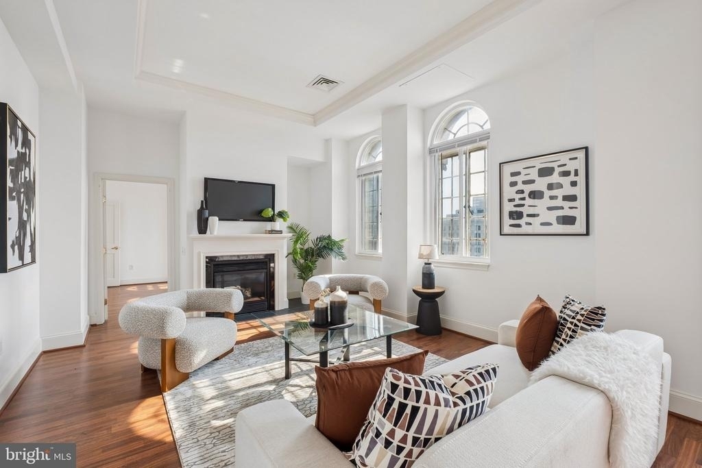 1512 Spruce Street - Photo 3