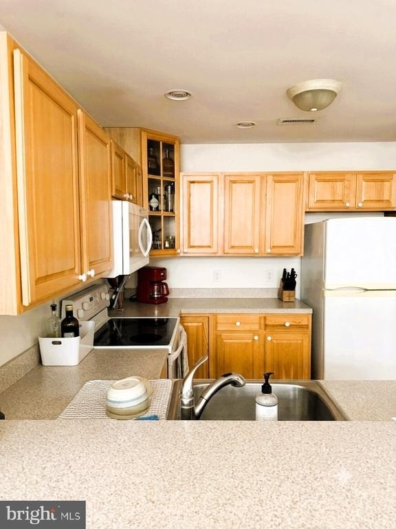 515 N Main Street - Photo 2
