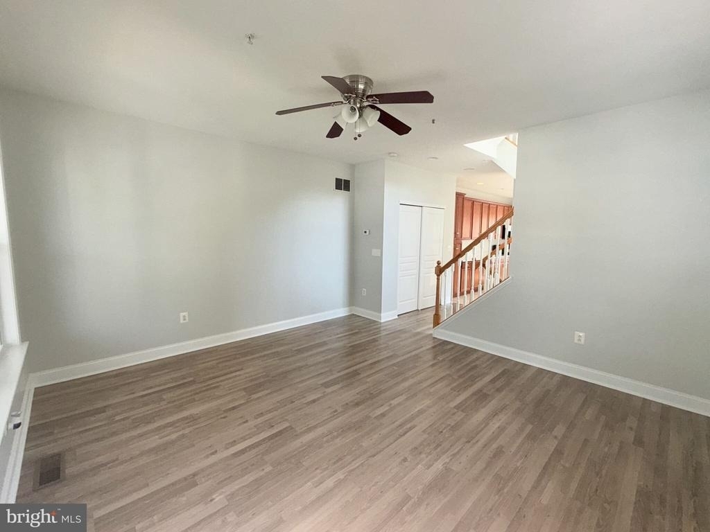 8 Mechanic Street - Photo 3