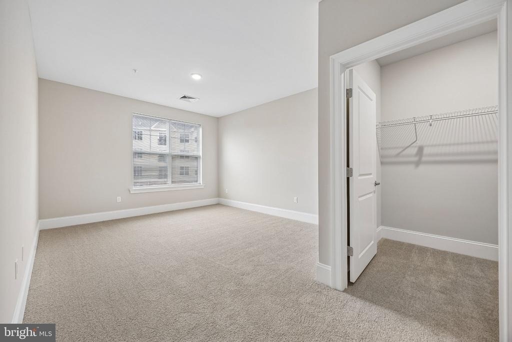 1100 Crescent Way - Photo 7