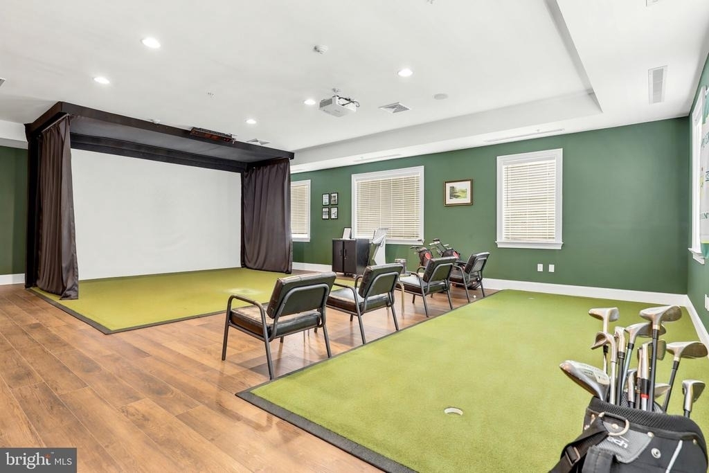 1100 Crescent Way - Photo 4
