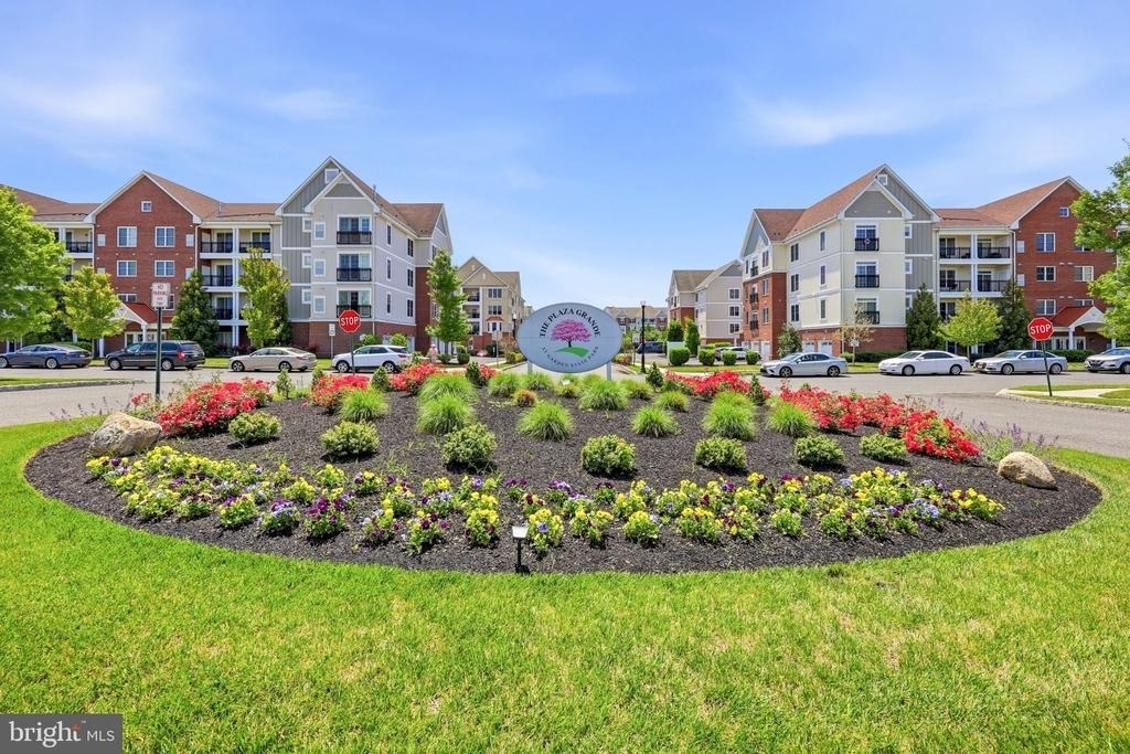 500 Garden Park Boulevard - Photo 3