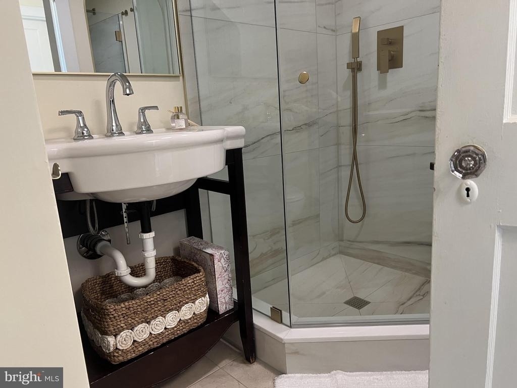 19 Snowden Avenue - Photo 15