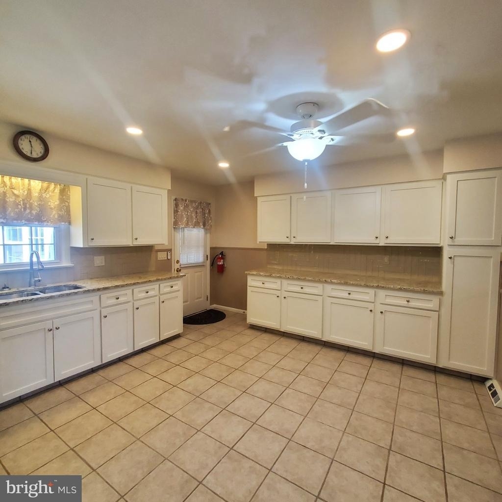 2024 A Beverly Drive - Photo 15