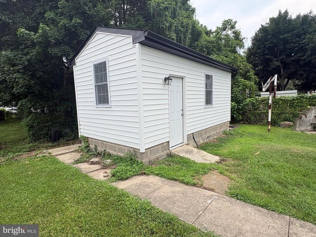825 W 3rd Street - Photo 5