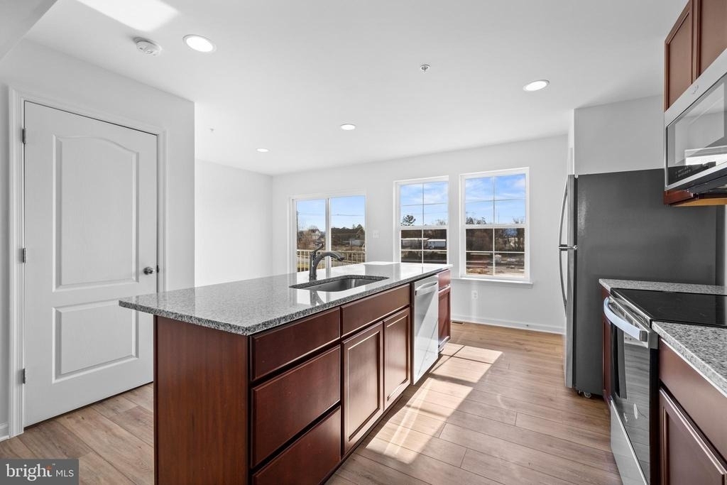 449 Peleton Street - Photo 7