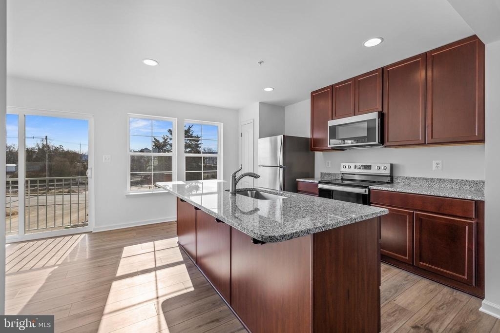 442 Peleton Street - Photo 6