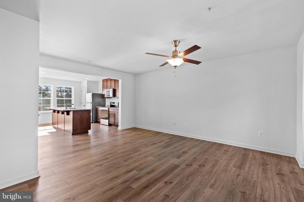 442 Peleton Street - Photo 2