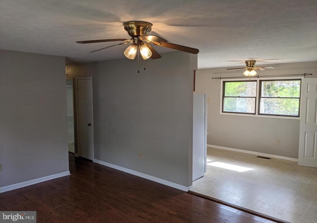 21585 America Street - Photo 4