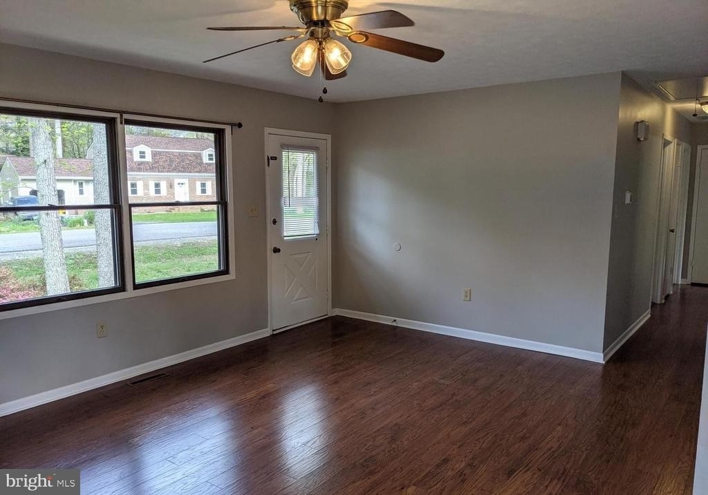 21585 America Street - Photo 3