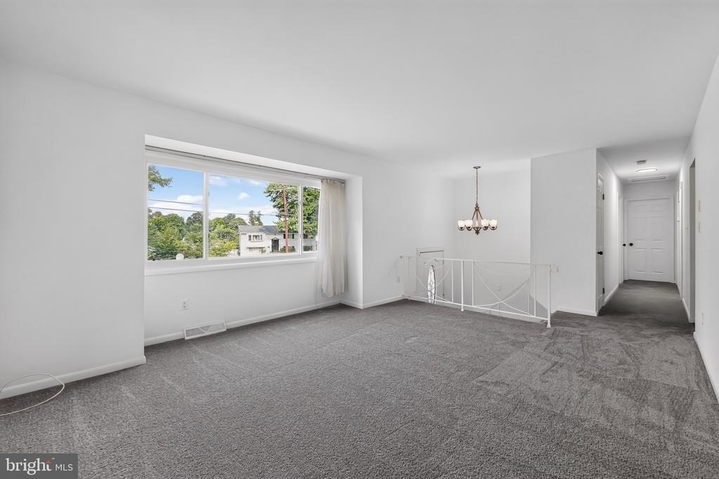 1700 Jarvis Avenue - Photo 16