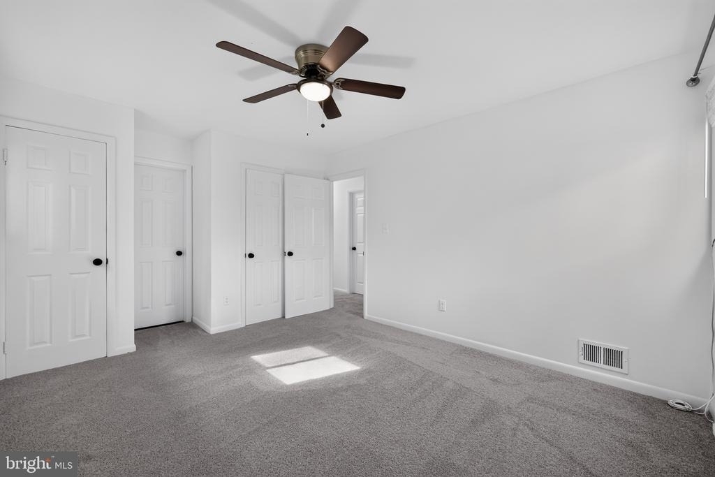 1700 Jarvis Avenue - Photo 12