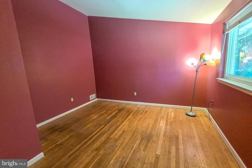 305 Hillsboro Drive - Photo 11