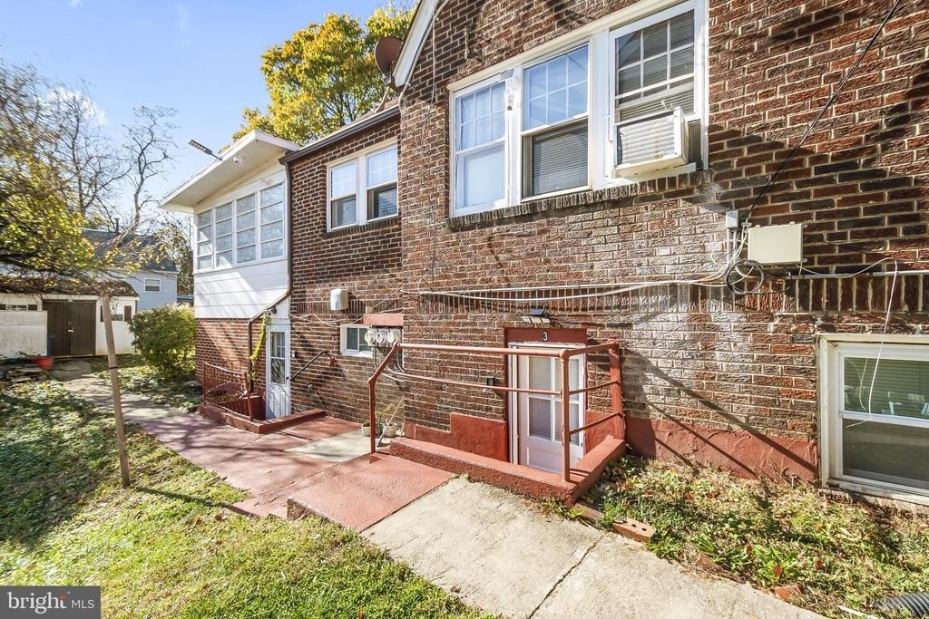 807 Houston Avenue - Photo 2