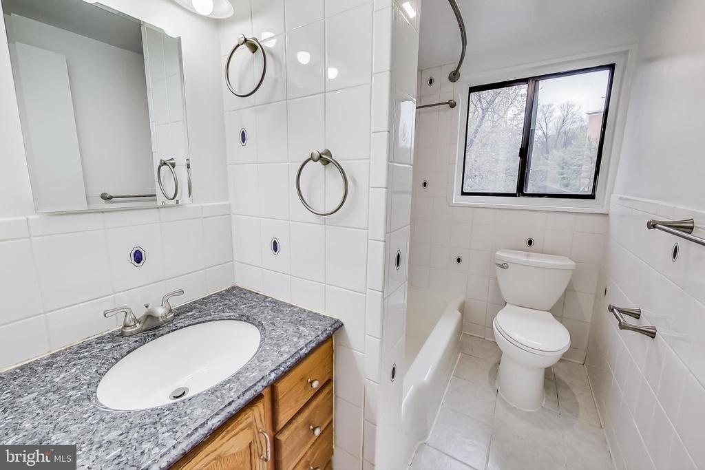 7611 Maple Avenue - Photo 13