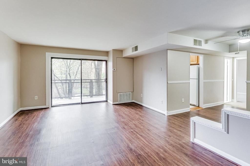 7611 Maple Avenue - Photo 3