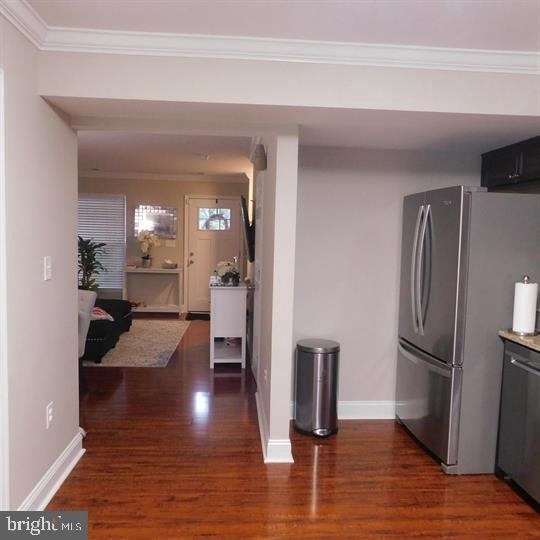 567 Lancaster Place - Photo 3