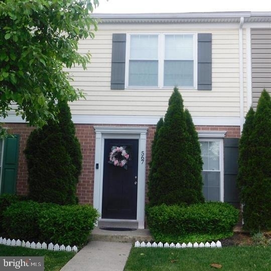 567 Lancaster Place - Photo 0