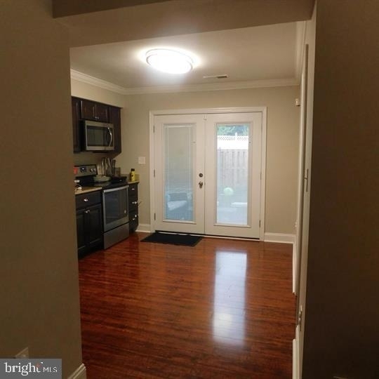 567 Lancaster Place - Photo 4