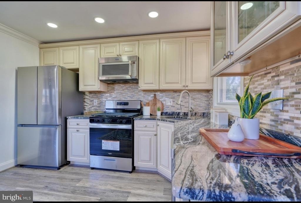 701 Platinum Avenue - Photo 8