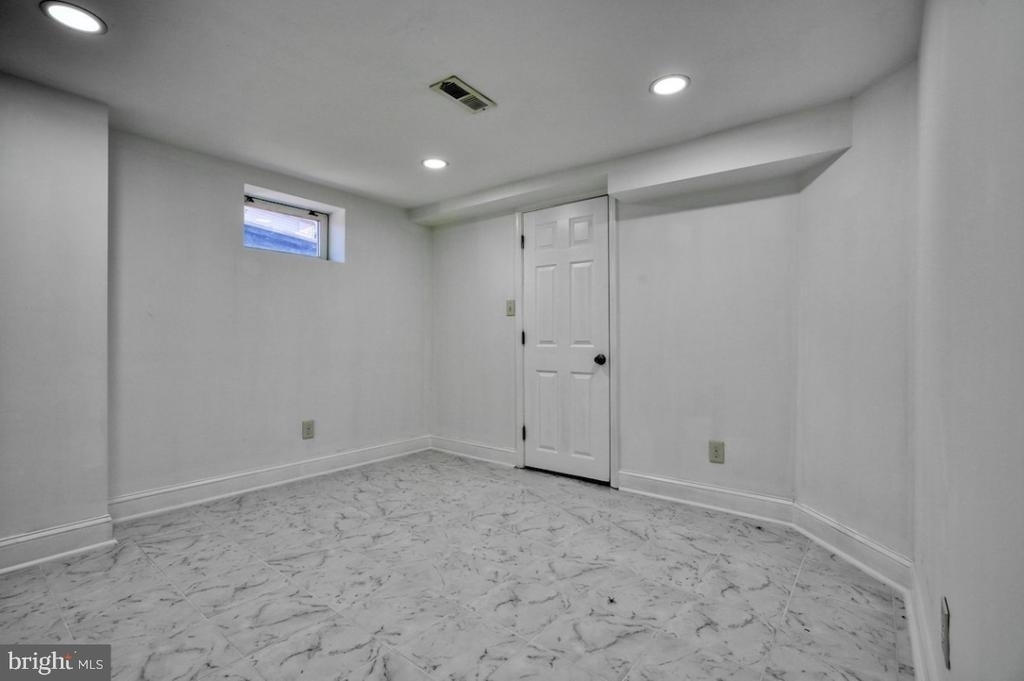 701 Platinum Avenue - Photo 26