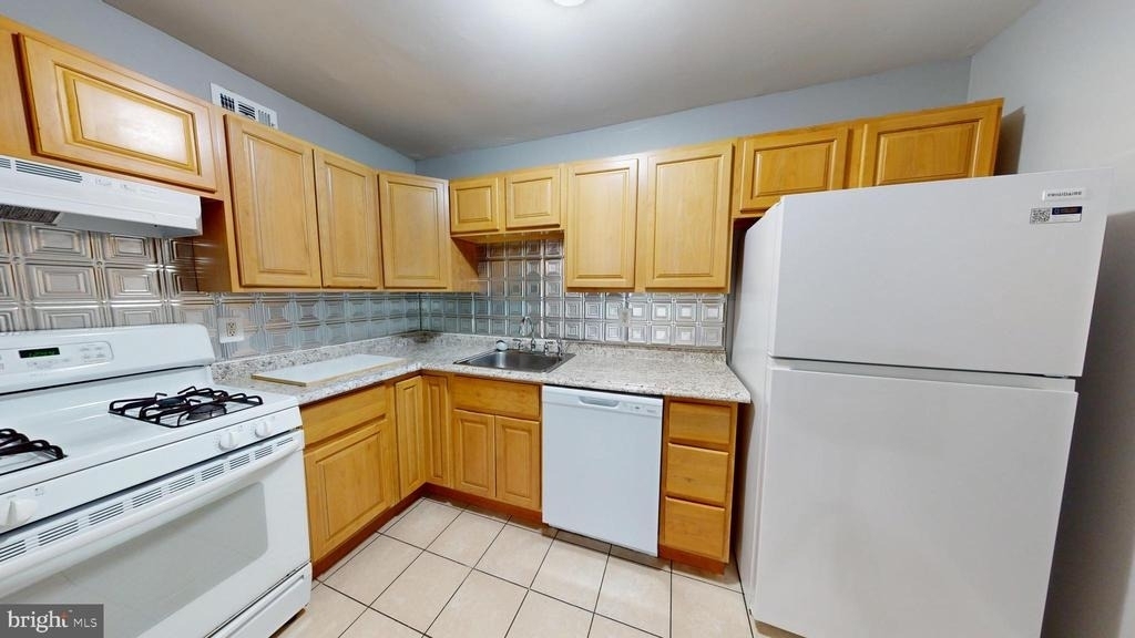 901 Woodson Road - Photo 3
